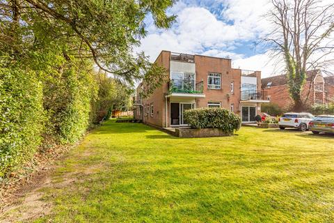 Wellington Road, Bournemouth BH8 2 bed flat for sale