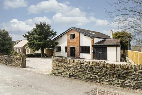 Hallas Road, Huddersfield HD8 4 bed detached house for sale