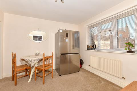 Durham Close, Canterbury CT1 3 bed semi