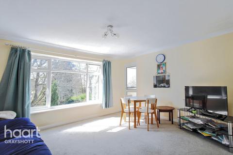 Heather Way, Hindhead 2 bed apartment for sale
