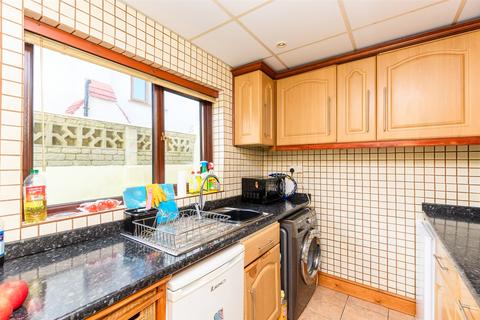 Vale Road, Dartford DA1 3 bed semi
