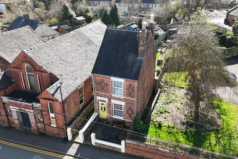 2 bedroom detached house for sale