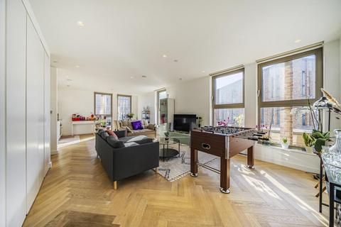 Oberman Road, Gladstone Park, London... 3 bed flat for sale