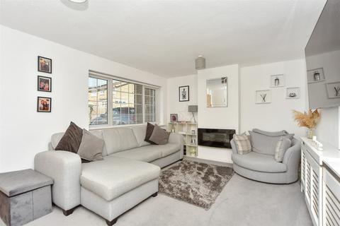Apple Close, Snodland ME6 3 bed terraced house