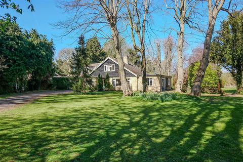 Court Drive, Shillingford OX10 5 bed detached house for sale