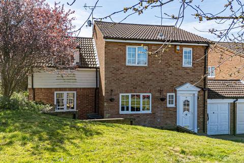 4 bedroom link detached house for sale