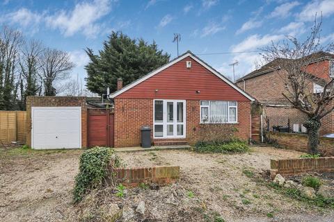 Wraysbury 3 bed detached bungalow for sale
