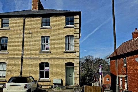 Bath Road, Stroud 2 bed apartment for sale