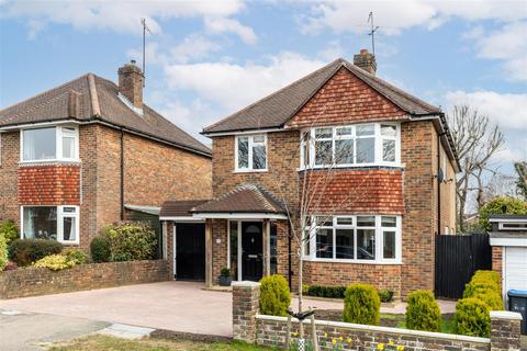 Ash Grove, Haywards Heath 4 bed detached house for sale