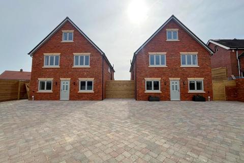 Amberstone, Hailsham, East Sussex, BN27 5 bed detached house for sale