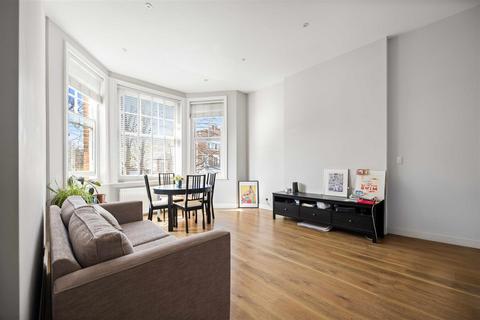 Fairhazel Gardens, South Hampstead NW6 1 bed flat for sale