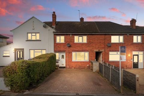 Markham Avenue, Leeds, LS19 3 bed terraced house for sale