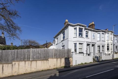 1 Framfield Road, Uckfield 2 bed apartment for sale