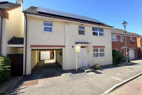 Curlew Drive, Chippenham 4 bed detached house for sale