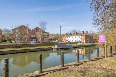 Hunters Wharf, Reading RG1 2 bed apartment for sale