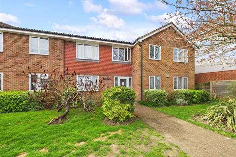 Staines Road West, Ashford 1 bed apartment for sale