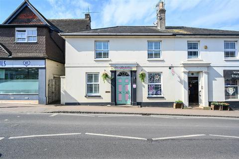 High Street, Henfield 2 bed flat for sale