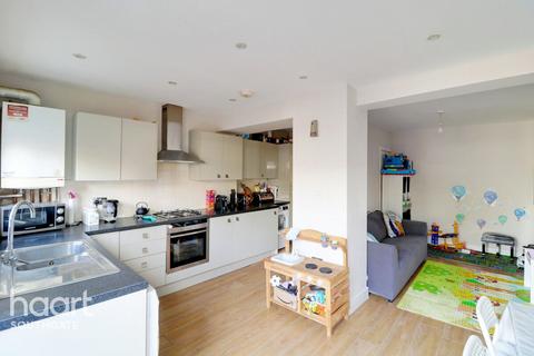 Rayleigh Road, London 4 bed terraced house for sale