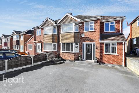5 bedroom semi-detached house for sale