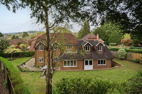 Woodrough Copse, Guildford GU5 4 bed link detached house for sale