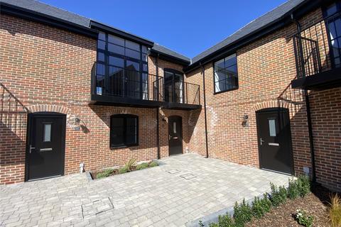 Connaught Place, Hampshire SO42 2 bed terraced house for sale