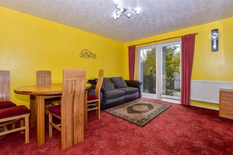 Ashenden Walk, Tunbridge Wells, Kent 2 bed terraced house for sale