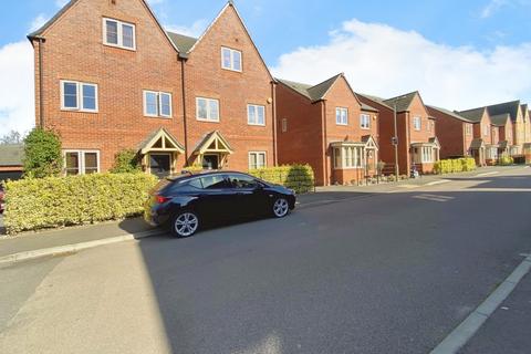 Tony Humphries Road, Banbury OX16 4 bed semi