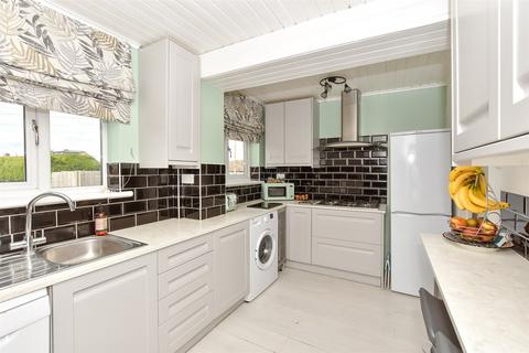 Attlee Avenue, Aylesham, Canterbury... 6 bed semi