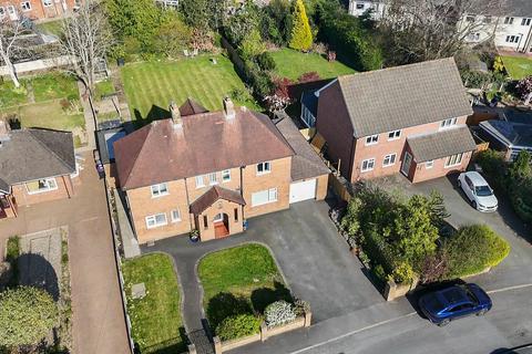 Oak Drive, Oswestry 3 bed detached house for sale