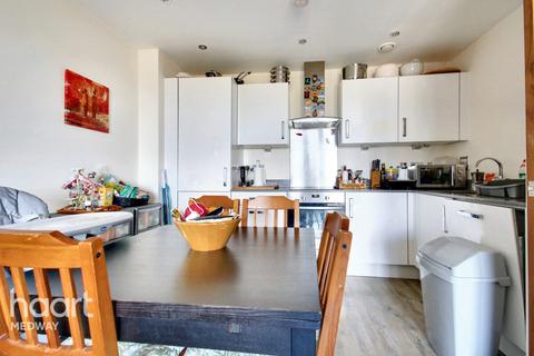 Pearl Lane, Gillingham 2 bed apartment for sale