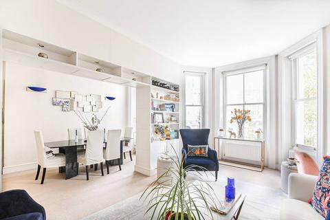 Cornwall Gardens, South Kensington... 2 bed flat for sale