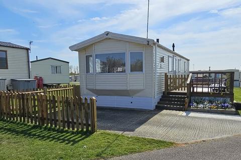 Flag Hill, Great Bentley, Colchester... 2 bed static caravan for sale