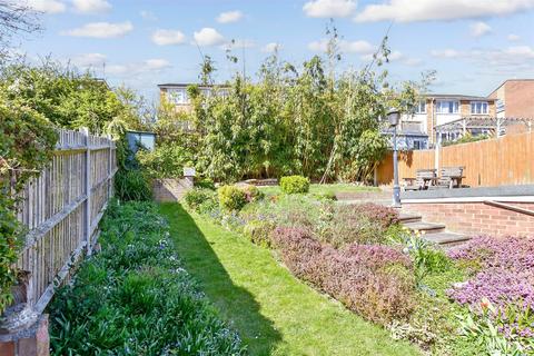 Rushdean Road, Strood, Rochester, Kent 2 bed semi