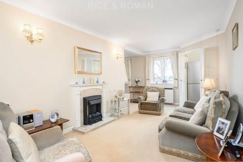 Manor Road North, Esher KT10 2 bed retirement property for sale