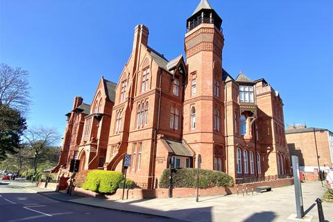 10 Kingsland Bridge Mansions... 2 bed apartment for sale