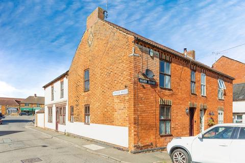 Dolben Square, Wellingborough NN9 4 bed semi