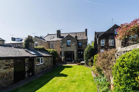 7 bedroom semi-detached house for sale