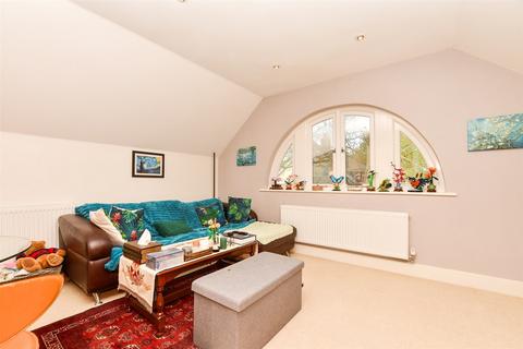 Wellingtonia Place, Reigate RH2 2 bed apartment for sale