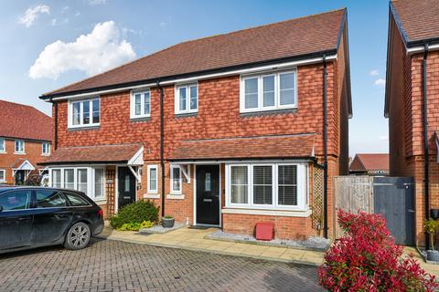 Hailsham BN27 3 bed semi