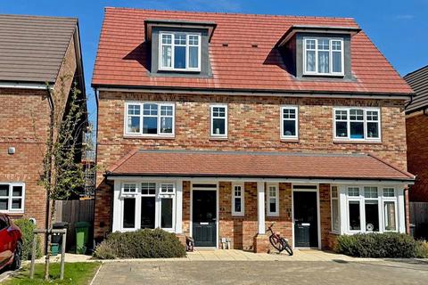 4 bedroom semi-detached house for sale