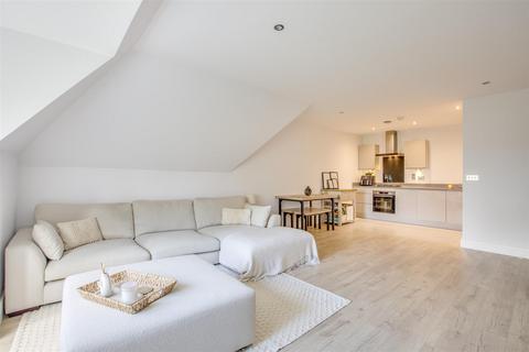 Amersham Road, High Wycombe HP13 1 bed flat for sale