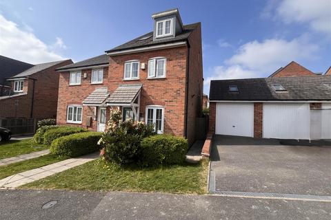 Hope Way, Church Gresley DE11 3 bed semi