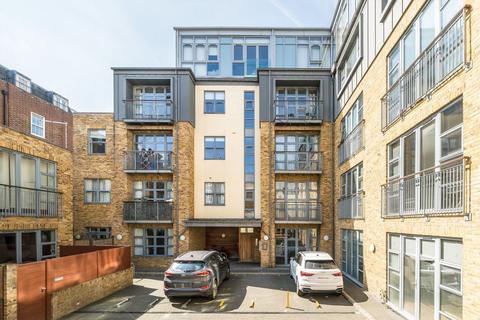 Corben Mews, London SW8 3 bed flat for sale