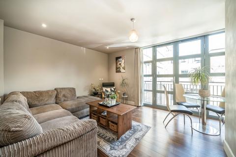 Corben Mews, London SW8 3 bed flat for sale