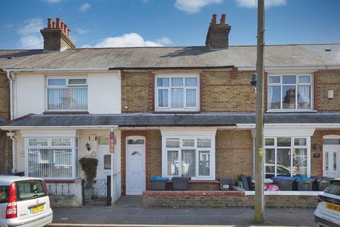 Marden Avenue, Ramsgate, Kent, CT12 2 bed terraced house for sale