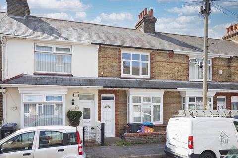 Marden Avenue, Ramsgate, Kent, CT12 2 bed terraced house for sale
