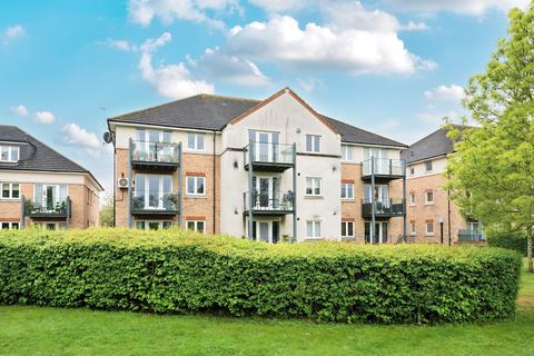 Fairwater Drive, Shepperton, TW17 2 bed flat for sale