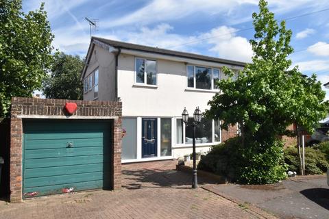 Ivens Way, Harrietsham, Maidstone, ME17 3 bed semi