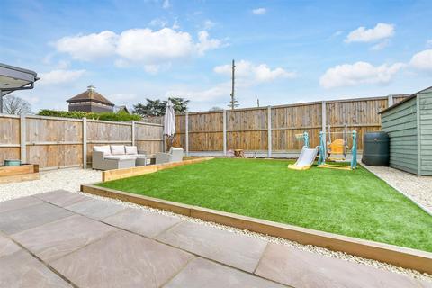 High Street, Ramsgate CT12 2 bed detached bungalow for sale