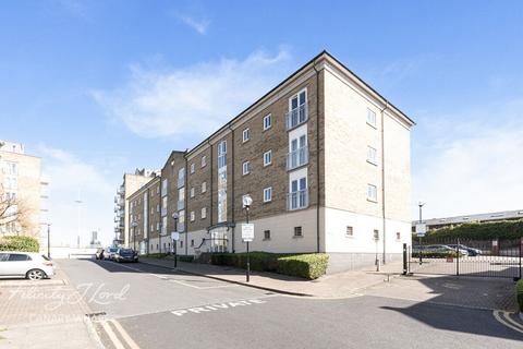 Millennium Drive, London E14 2 bed duplex for sale